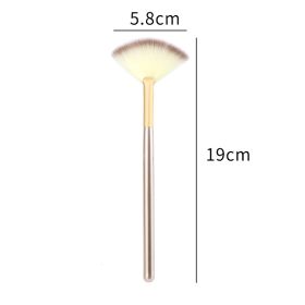 Single Fan-shaped Brightening Makeup Brush (Option: Champagne wooden handle)